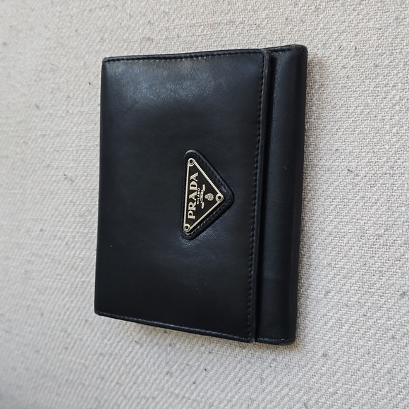 Prada leather wallet - Picture 1 of 9